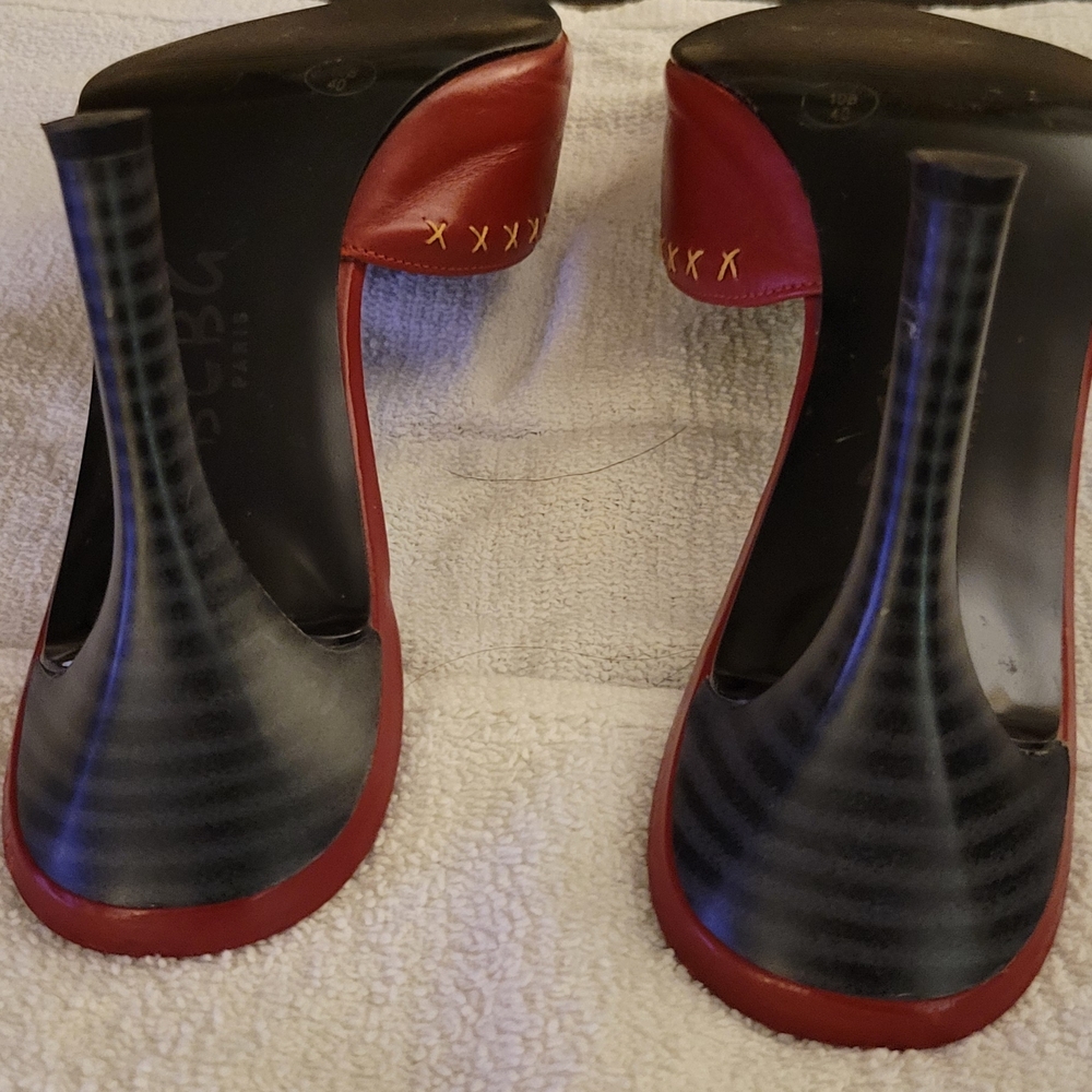 BCBG Paris Red 4.25" Mule Heels with Bow Accent - Size 10 - Picture 7 of 7